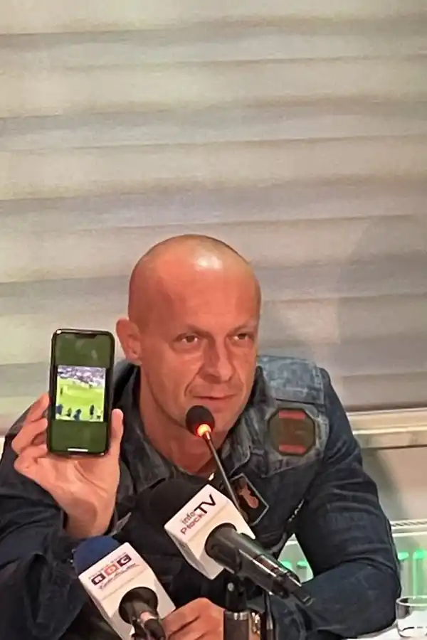 Szymon Marciniak habló en conferencia de prensa 