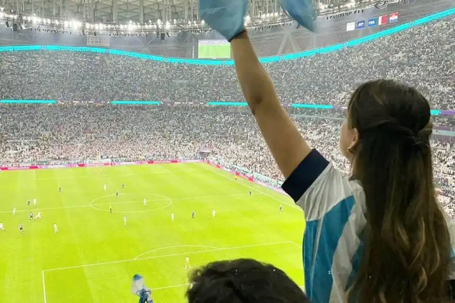 Una tucumana viajó a Qatar y cumplió su sueño de ver a la Selección levantar la Copa del Mundo