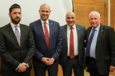En el cierre de su visita a Israel, Manzur recorrió el principal centro de desarrollo agrícola del país