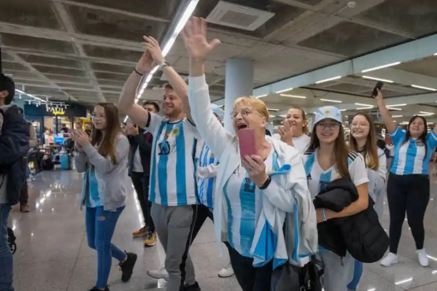Argentina campeón mundial: la cálida bienvenida a Scaloni en Mallorca, su ciudad de residencia