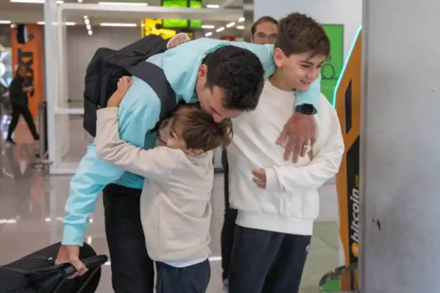 Argentina campeón mundial: la cálida bienvenida a Scaloni en Mallorca, su ciudad de residencia