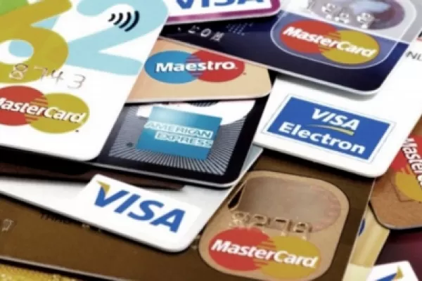 Cuatro millones de argentinos ya no usan tarjeta