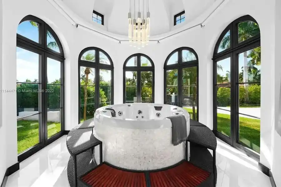 Así es la impresionante mansión que el Kun Agüero compró en Miami