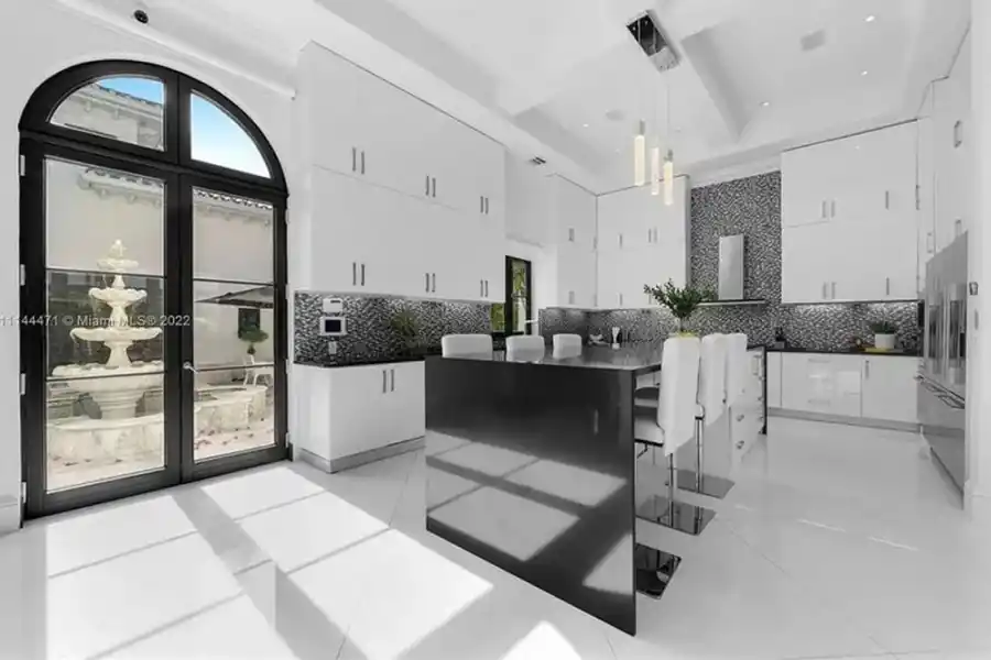 Así es la impresionante mansión que el Kun Agüero compró en Miami