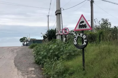 Un cartel con doble uso