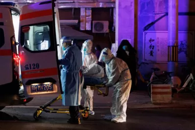 Nueva ola de covid-19: Reino Unido analiza restricciones para los viajeros chinos