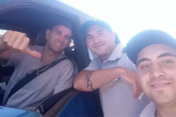 El Dibu Martínez sorprendió a dos trabajadores de una estación de servicio