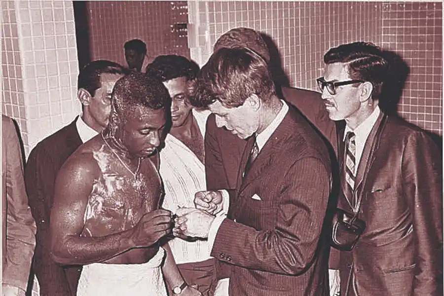 Pelé: un monarca de la redonda, único e irrepetible