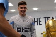 Julián Álvarez recibió un cálido recibimiento en su regreso al Manchester City