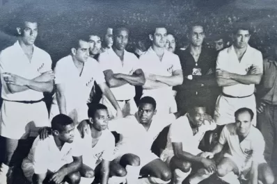El día que el Santos de Pelé y sus estrellas jugaron en cancha de Atlético