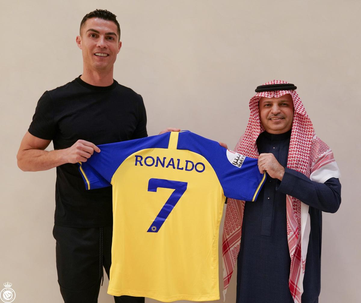 Cristiano Ronaldo firmó contrato con Al Nassr, de Arabia Saudita