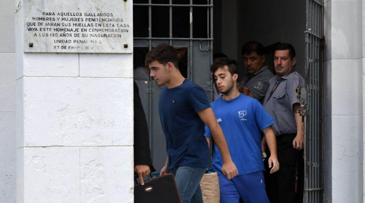 Juan Pedro Guarino y Alejo Milanesi al momento de su liberación