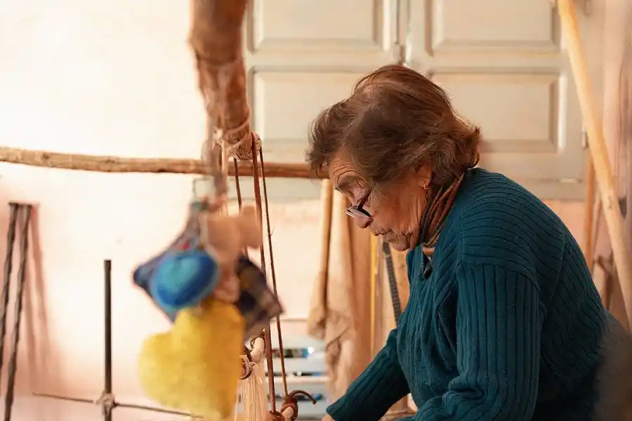 Del Norte para el mundo: Los ponchos catamarqueños que mezclan lo autóctono con la tecnología NFT