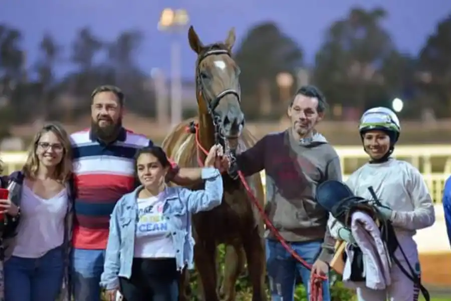 Turf: Romy Villegas cerró una temporada soñada y va por más