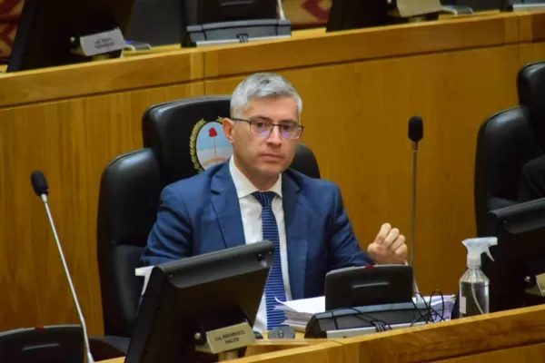 José María Canelada solicitó que Medina Ruiz asista a la Legislatura