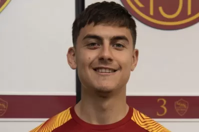 Dybala donó su medalla de campeón del mundo al Archivo Histórico de Roma