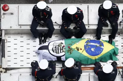 Multitudinario adiós al amado Rey de Brasil