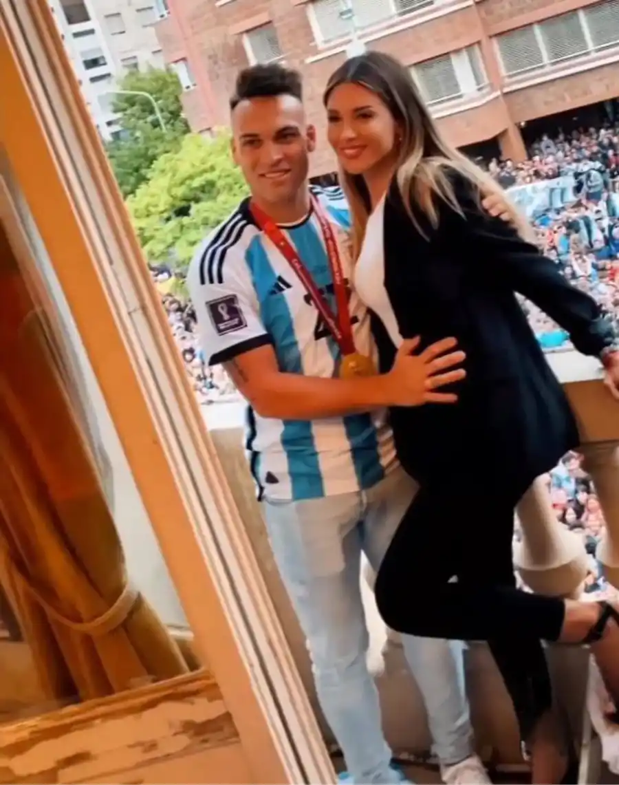 ¿Se agranda la familia de la Scaloneta? Una foto anunciaría el embarazo de Agustina Gandolfo, esposa de Lautaro Martínez