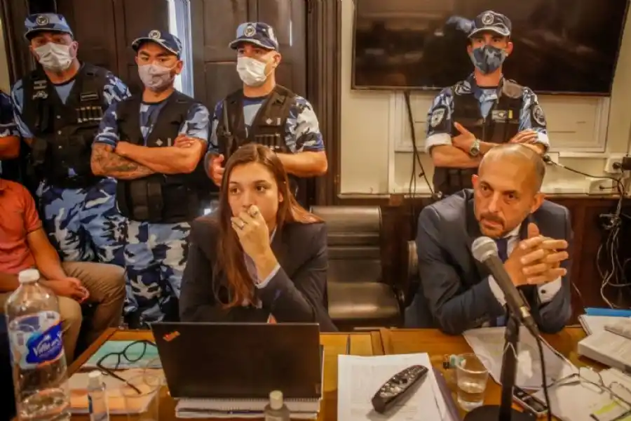 DEFENSORES. Los abogados Hugo Tomei y Emilia Pertossi.