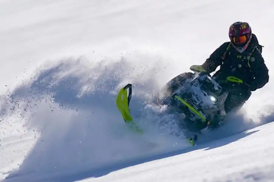 EN UTAH. Ken Block solía dar paseos a diario en su moto de nieve.