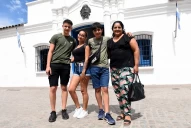 Emoción de turistas al recorrer la Casa Histórica