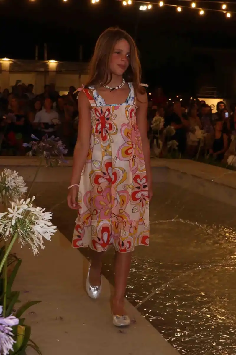 Francesca, la hija de Wanda Nara, debutó como modelo en Punta del Este y las redes estallaron