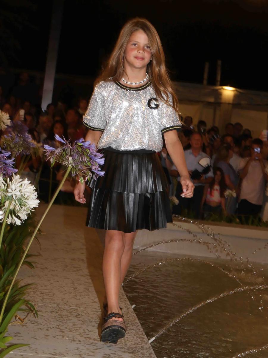 Francesca, la hija de Wanda Nara, debutó como modelo en Punta del Este y  las redes