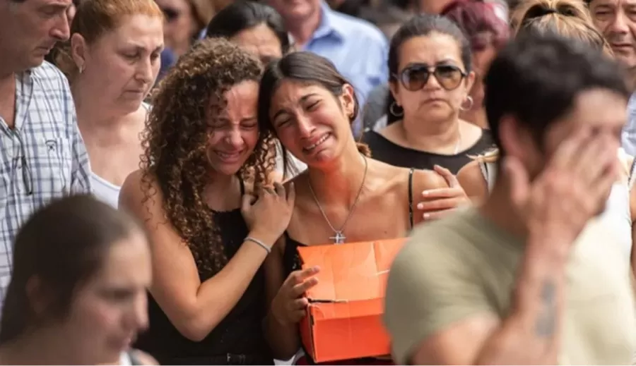 Julieta Rossi, novia de Fernando, llora pidiendo Justicia por el joven.