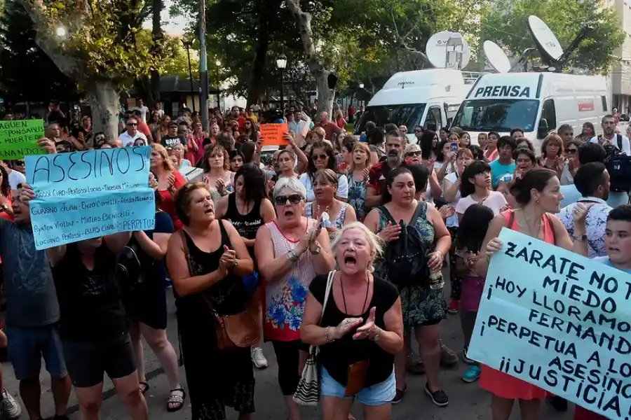 Vecinos de Zárate, la ciudad de los rugbiers, también pidieron Justicia por Fernando.