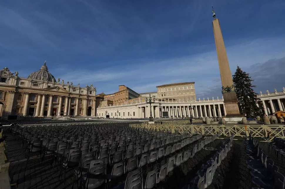 PREPARATIVOS. Imágenes de la organización previa al día del funeral. ASD asdASD
