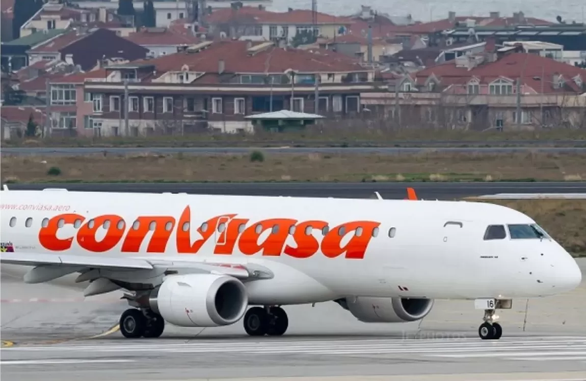 El avión de Conviasa. FOTO TOMADA DE LANACION.COM.AR