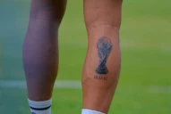 Atlético Tucumán y el Mundial de Qatar 2022: ¿qué jugador decano se tatuó la copa que levantó Messi en su pantorrilla?