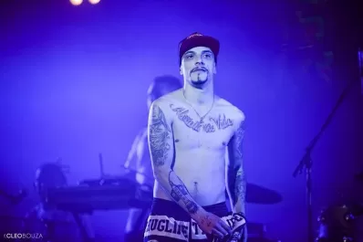 Detienen al cantante de La Liga acusado de violar a una niña