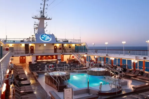 Llegó al país un crucero con más de 500 parejas swingers