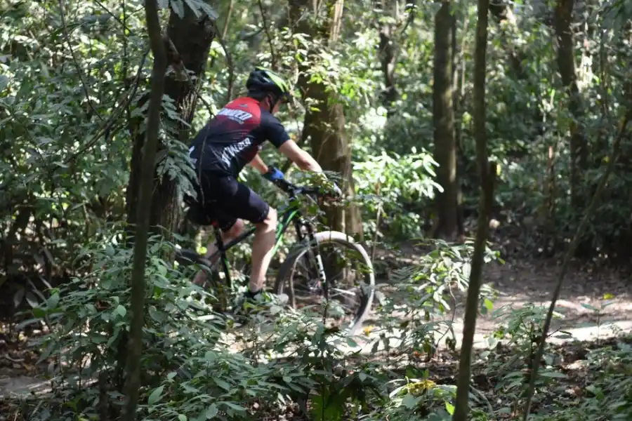 BICKERS. Los ciclistas son atacados por ladrones que buscan sus bicis. LA GACETA / FOTO DE JOSé NUNO