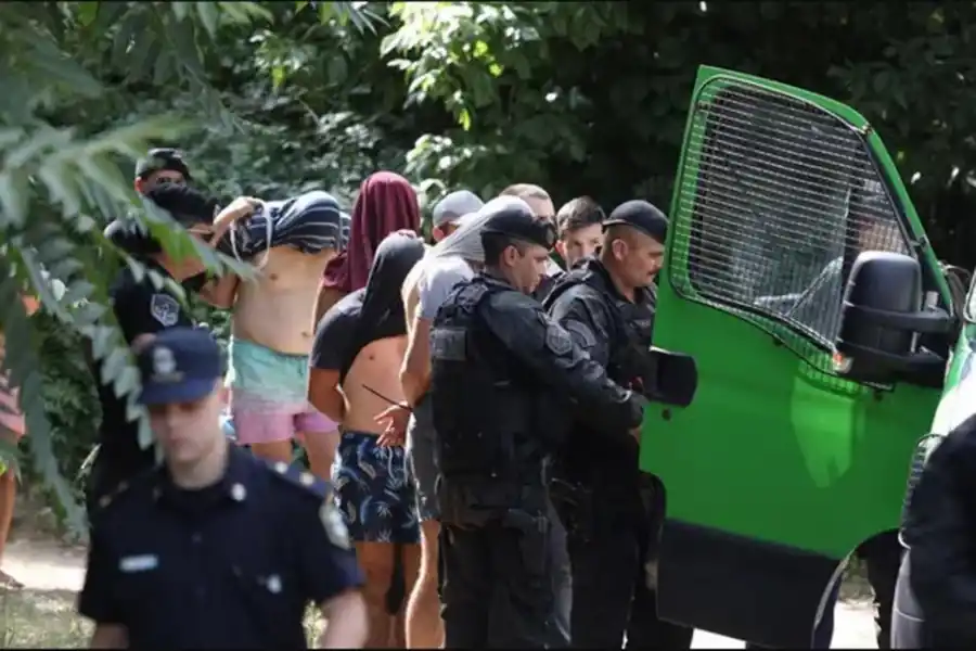 LOS RUGBIERS. El momento de la detención de los acusados.