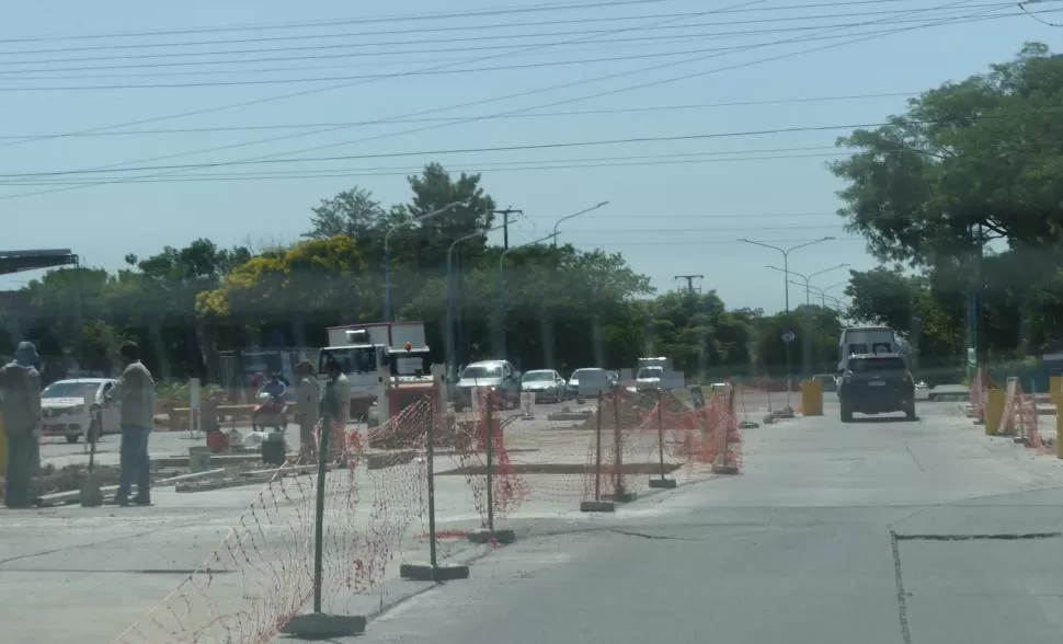 REMOVIDA. Ya no quedan rastros de la rotonda del Camino del Perú.