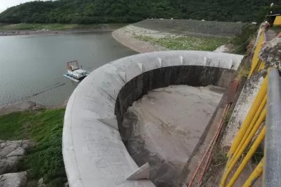 Las roturas en El Cadillal simbolizan 22 años de desidia del oficialismo, criticó un funcionario alfarista