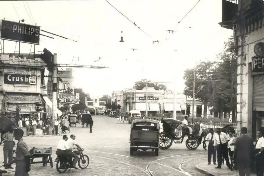 PLAZA LA MADRID. La zona conocida como el Bajo era, un siglo atrás, un imán para los yuteros junto con la estación de trenes. 