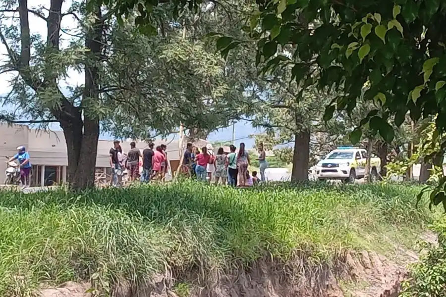 Vecinos del Camino de Sirga protestaron por falta de agua potable