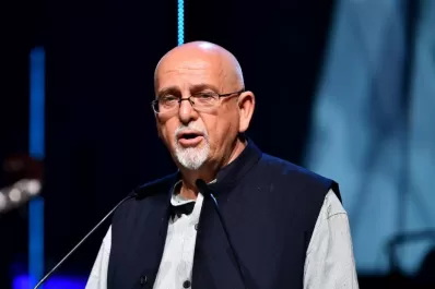 Peter Gabriel lanza nuevo material y vuelve a las giras