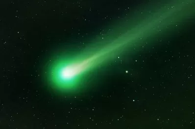 Por primera vez en 50.000 años se  podrá ver un cometa verde: cuándo y dónde verlo
