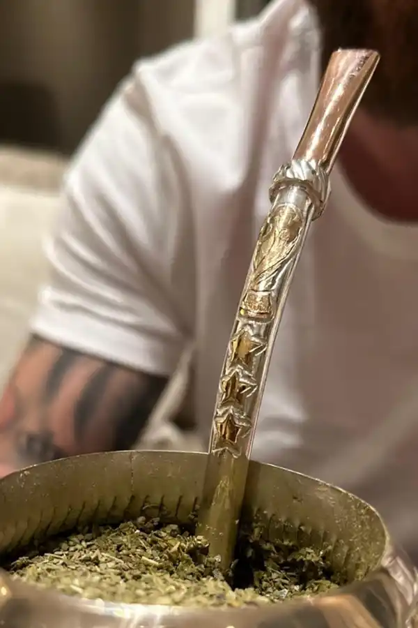 La particular bombilla del mate de Messi