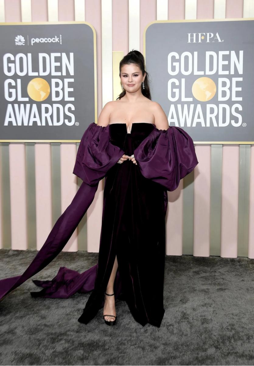 Selena Gomez portó un vestido de Valentino.