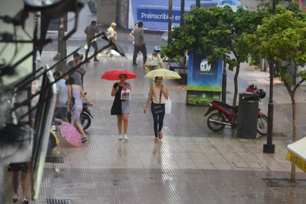 ¿Verano traidor? La lluvia continuaría durante toda la semana