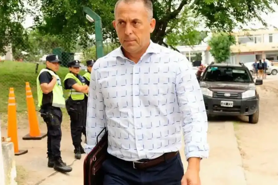 DEFENSOR. Hugo Tomei asiste a algunos de los imputados en el juicio. 