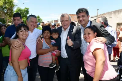 El Gobierno inauguró las obras realizadas en barrio Alberdi Sud de San Cayetano