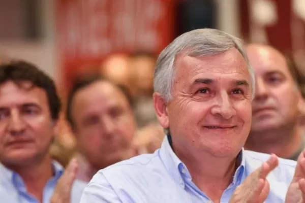 El apoyo de un pez gordo y el goteo de la pecera