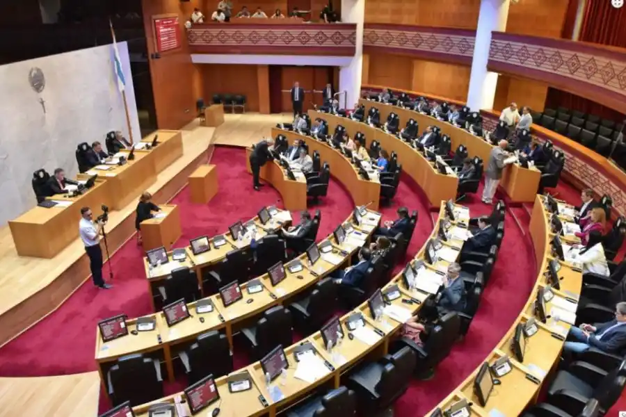 DEBATE. La Legislatura se reunirá para tratar el DNU referido a las obras. 