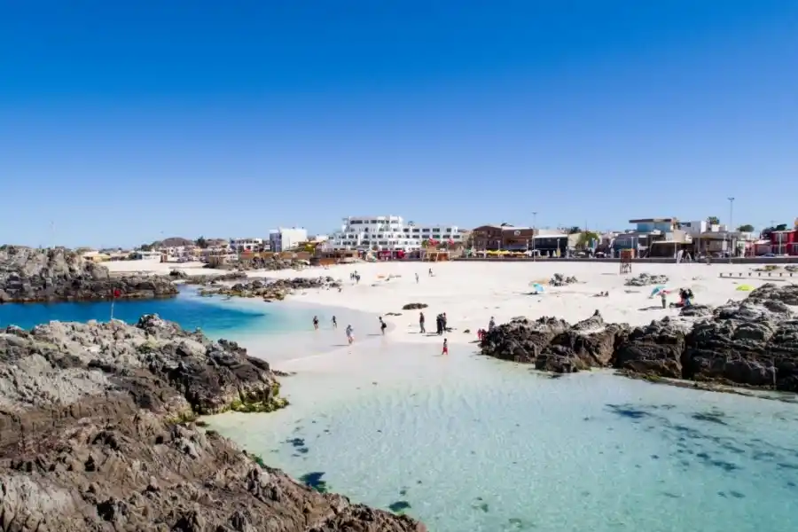 Estas vacaciones, Chile te espera con siete playas para descubrir